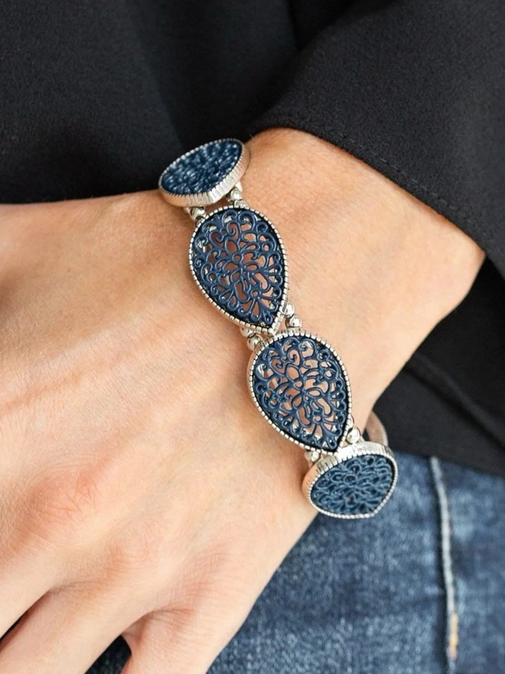 Heirloom Hunter - Blue Filigree Teardrop Link Stretch Bracelet - Picture 2 of 2